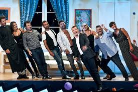 Nella prima puntata sono attesi arturo brachetti, elio, lillo, gigi marzullo, filippo magnini, sergio friscia, antonella elia, debora villa, paola caruso, marco marzocca. Stasera Tutto E Possibile Raidue Cast Ospiti Puntate Regolamento Come Funziona Guida Completa Urbanpost