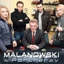 Malanowski i jego młodzi współpracownicy pomagają rozwikłać rodzinne dramaty, poszukują zaginionych dzieci i dorosłych. Malanowski Partnerzy 2008 2012 Serial Tv Filmaster Com
