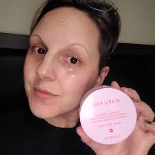 I LOVE the Hydrogel Eye Patches!! They cool, soothe, de-puff, hydrate,  brighten, and firm the undereye area If you've used them before, share with  us in the comments what you love about