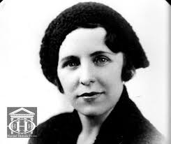 The last Buchanan child, Helen Elizabeth Jamieson, or as we know her, Elsie  Buchanan. At almost 40 years old, Agnes would give birth to her final child  inside of Auchmar, in November