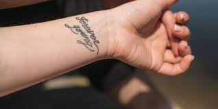 Kurze Tattoo Spruche Die Top 27 Besonderen Motive Desired De