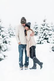 This unique combination creates endless venues for photoshoot ideas. Cool 30 Romantic Winter Photoshoot Ideas For Couple Winter Couple Pictures Snow Pictures Winter Portraits