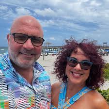 What is the name of this Robert Graham shirt?