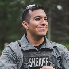 Bryan Veliz's Instagram, Twitter & Facebook