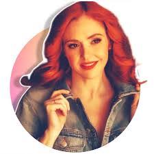 Julie Trammel's Instagram, Twitter & Facebook