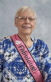 Dora Willis's Instagram, Twitter & Facebook