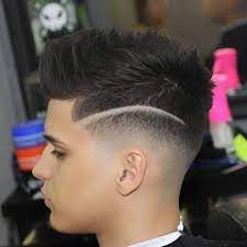 Coiffure homme cheveux court : Coupe De Cheveux Homme Degrade Avec Trait Comment L Adopter Coupe Cheveux Homme Coupe De Cheveux Cheveux Homme