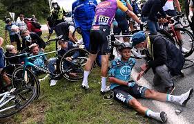 Ancora spettacolo al tour, dopo landerneau altro arrivo da classica del nord sul mur de bretagne: Jqmqc5lssgv1xm