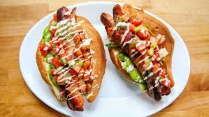 Dia, bersama dengan istrinya, pertama kali muncul di tanggung jawab. Yummy Ini 7 Hot Dog Unik Dari Korea Hingga Meksiko