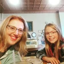 Mother Daughter lunch date at @mimiscafe_litch