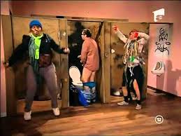 Momaie si gogaie in armata(in puii mei). Mucea Si Flocea La Un Salon De Masaj In Puii Mei 9 Aprilie 2011 By IonuÅ£d