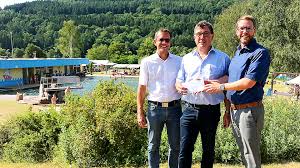 Bad Orber Blattche Stolz Dieses Schwimmbad In Altengronau Ist Ein Beispiel Fur Eine Funktionierende Burgergesellschaft