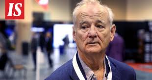 Tähtinäyttelijä Bill Murrayn väitetään kähmineen naisia uutuuselokuvan  kulisseissa, jonka jälkeen kuvaukset keskeytettiin