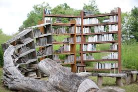 Epingle Par La Gran Mari Sur Tones De Llibres Maison Du Livre Librairie Moderne Maison