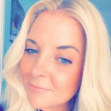 Miss Adele Powles (@missapowles)