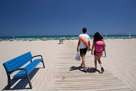 It is the only coastal town in the south tenerife which is still not declared touristic area. Strand San Juan Alicante City Beach