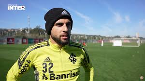 Yuri knorozov surmised that the symbols represent a logosyllabic script and suggested, based on computer analysis, an agglutinative dravidian language as the most likely candidate for the underlying language. Antes De Duelo Contra O Corinthians Yuri Alberto Projeta Sequencia De Jogos Do Inter Esporte News Mundo