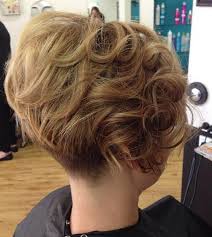 Keep your short curly hair under control and looking chic with one of these popular short curly hairstyles! 70 Of The Most Stylish Short And Curly Hairstyles