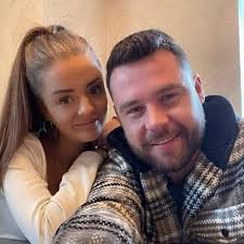 Happy 72nd birthday wishes to this lovely lady have a fantastic day  Jane.💜💜🎁🎂🥂🍾🌹🌺