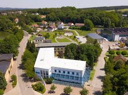 Stay connected to fisher house foundation receive our free printed magazine the patriot twice a year. Historie Und Firmensitz Fischerhaus Fertighauser Aus Bayern