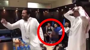 شاهد حركة سالم الدوسري أثناء حديث رئيس الهلال والتي أحدثت ضجة في الوسط الرياضي youtube