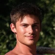 Noah Parry (@noahparryy)