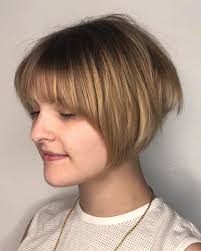 A classic short bob with bangs hairstyle can vary in length, but generally starts from the ear and ends at the neck, all while being paired with a fringe cut of your choice. 15 Hottest Short Bob With Bangs You Ll See In 2021