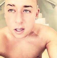 Segun fuentes, halando pelo (como dice jincho), o halar pelo significa lo mismo que jalar gatillo. 29 Ideas De Cosculluela Cosculluela Frases Reggaeton Regaeton