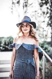 Reward Style Confernce 2018 Fashion Blogger Erin Busbee Busbeestyle The bobbed styles for men of the twelfth century were still around in the fifteenth, when smart venetian gentlemen were also sporting yellow silk wigs.