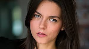 Allá te espero es una serie hecha para la televisión de origen colombiano, la cual pertenece al género drama, mezclado con romance. List 100 Most Beautiful Colombian Actresses Listph