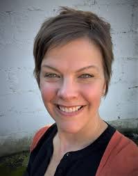 Shelly Grantham's Instagram, Twitter & Facebook