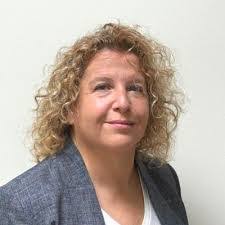 Lisa Behnke's Instagram, Twitter & Facebook