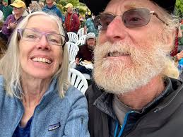 Before the night ends, we can't forget to celebrate 41 years of Los Lobos'  album “Will The Wolf Survive”! 🐺🎶 Share your favorite Lobos stories and  memories with this classic record in