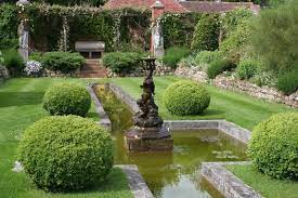 Fascinating Exquisite Italian Garden Design Home Office Interior Design With Classic Wooden Furnitu Italian Garden Tuscan Garden Water Features In The Garden