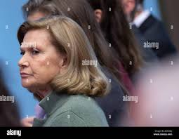 Wife serena hi-res stock photography and images