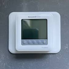 When enabled, the keypad lockout prevents any operation of the thermostat. Maple Chase Saverstat Thermostats Programmable Electronic Thermostat Model 0960 19 50 Picclick Uk