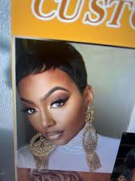 I need a stylist in Texas to do my hair like this otherwise I might have to  go home to let Nenatte Gage chop me off and dye me I'm over these