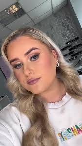 Shannon Mahon's Instagram, Twitter & Facebook