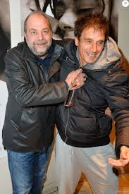 Moretti qui saute sur les femmes du rn pendant sa distribution de tract. Eric Dupond Moretti Et Herve Picard People A La Projection Du Film Un Homme Et Une Femme En Version Restauree Pour Feter Les 50 Ans Du Film Ainsi Que Les 13 Purepeople