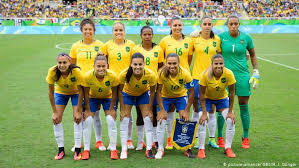 Representando o brasil em competições internacionais e conquistando seu espaço, as meninas têm a grande responsabilidade de mostrar força e garra. Selecao Feminina Entre As Dez Melhores Do Mundo Aponta Fifa Siga A Cobertura Dos Principais Eventos Esportivos Mundiais Dw 23 12 2016