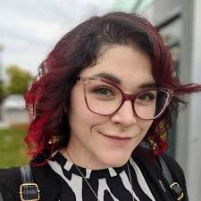 Danielle Dufault's Instagram, Twitter & Facebook