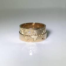 14k Gold Wedding Bands Set With World Map Travelers Wedding Etsy In 2021 Gold Wedding Band Sets Wedding Rings Sets Gold Wedding Rings Simple