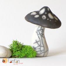 Grand Champignon Noir Et Blanc En Raku Raku Pottery Raku Poterie Jardin