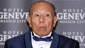 Carlos Terrones's Instagram, Twitter & Facebook