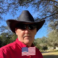 Cash or Class? Help a girl out! Heading to Nashville Film Festival 🖤🤠