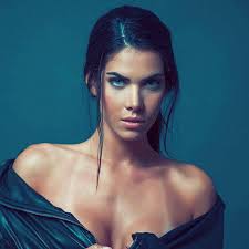 Modelo de SP é voluntária após terremoto no México: 'Impossível não se  comover', diz