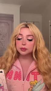 Brianna Barfield's Instagram, Twitter & Facebook