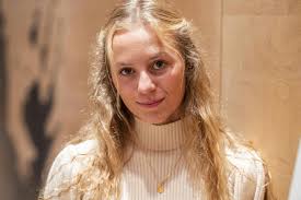 Flora Ofelia fra ”Ulven kommer”: Jeg vil leve af film