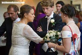 If you're a dedicated nicola walker fan, you'd know that one of nicola's first jobs as an actress was a tiny role in that beloved 1994 uk film, four weddings and a funeral. Last Tango In Halifax Series 3 Finale Pictures Clip Inside Media Track Last Tango Last Tango In Halifax Nicola Walker
