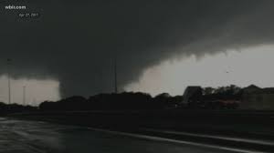 It's often portended by a dark, greenish sky. April 27 Tornado Outbreak East Tennessee Impact Wbir Com